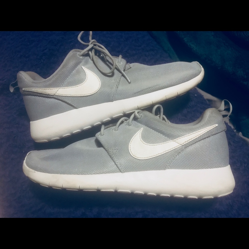 Nike Roshe Grey sneakers